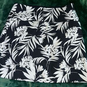 S.C& Co Women's Black & White Tropical Print Skirt / Skort Sz Medium